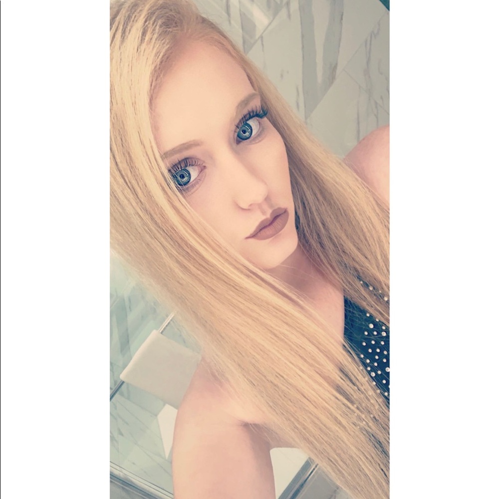 Meet your Posher, Brittney